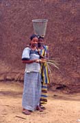 Local girls. Bor� village. Mali.