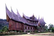 Pal�c Rumah Gadang Payaruyung, typical Minangkabau architecture. Indonesia.