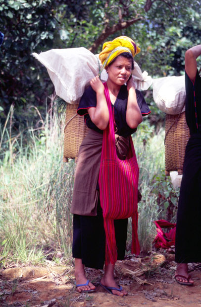 Woman from Pa-O hill tribe. Inle lake area. Myanmar (Burma).