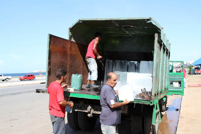 Ice distribution, Havana. Cuba.